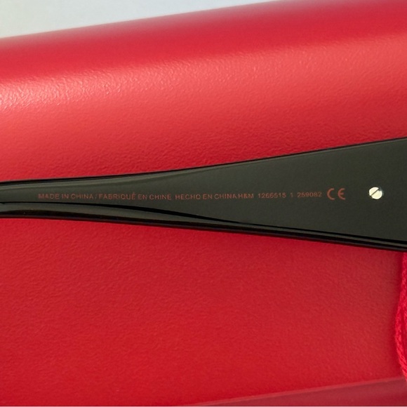 Magda Butrym x H&M Oval Black Sunglasses with Rose Motif. New, never used. - Picture 9 of 15